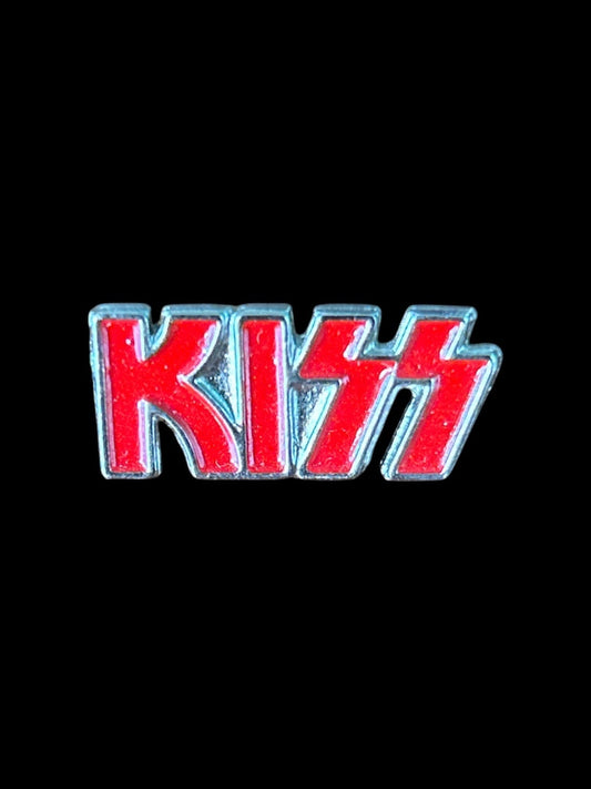 Pin Kiss (Commande minimum pour l'envoi : 12 unités)