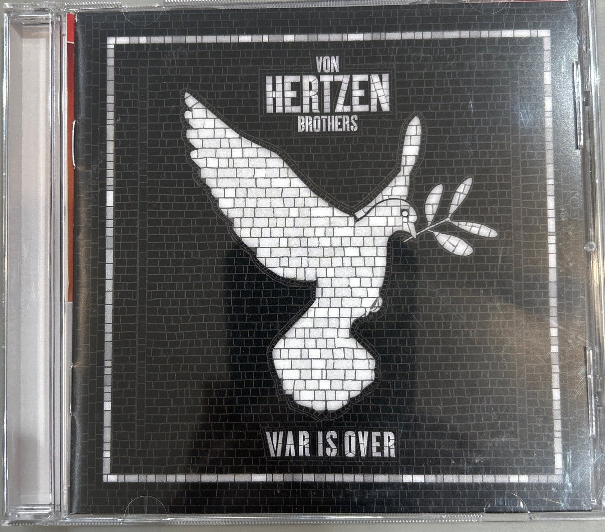 CD Von Hertzen Brothers ‎– War Is Over 2ª Mano - DISCOS NAKASHA