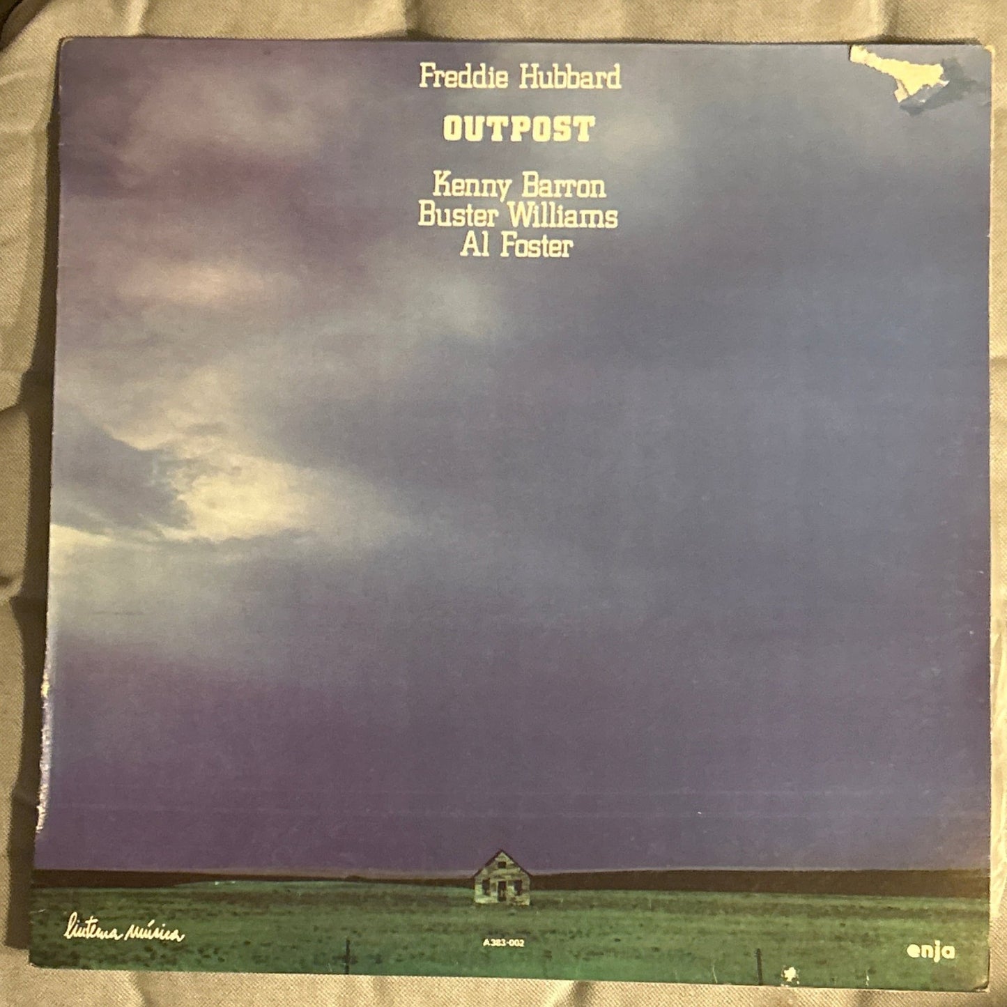 LP Freddie Hubbard ‎– Outpost 2ª Mano - DISCOS NAKASHA