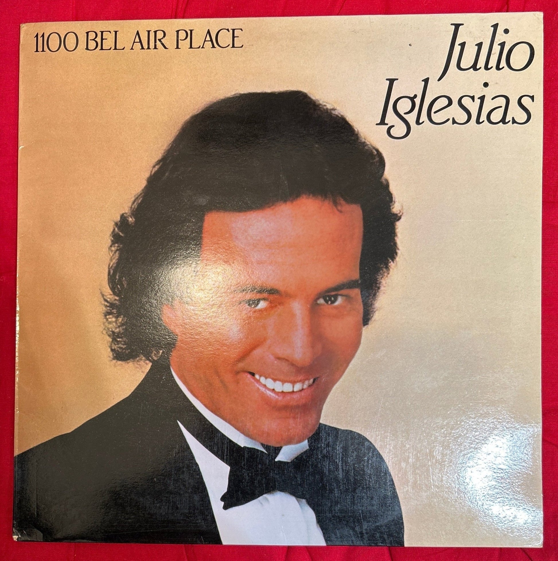 LP Julio Iglesias – 1100 Bel Air Place 2ª Mano (Producto exclusivo recogida en tienda) - DISCOS NAKASHA