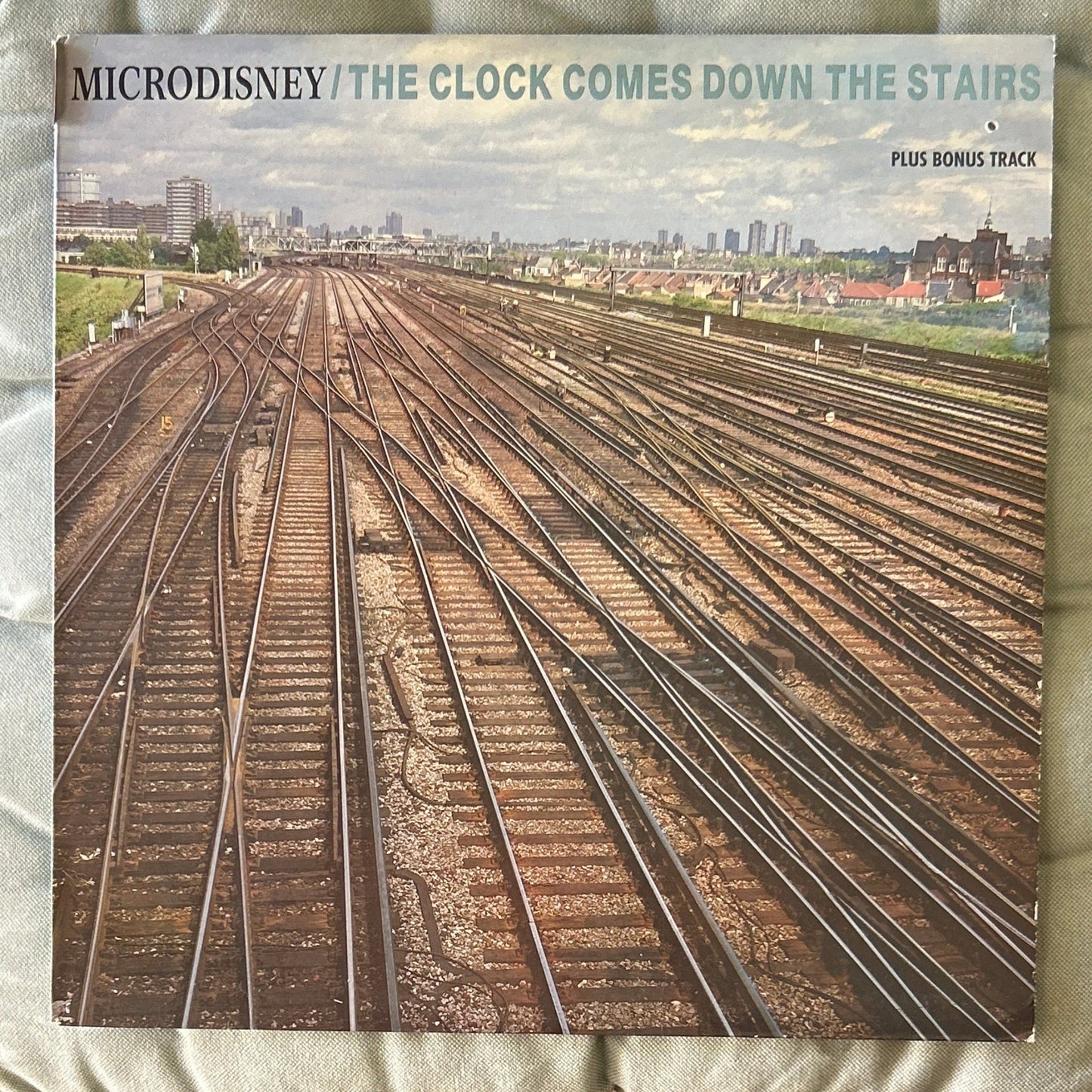 LP Microdisney ‎– The Clock Comes Down The Stairs 2ª Mano - DISCOS NAKASHA