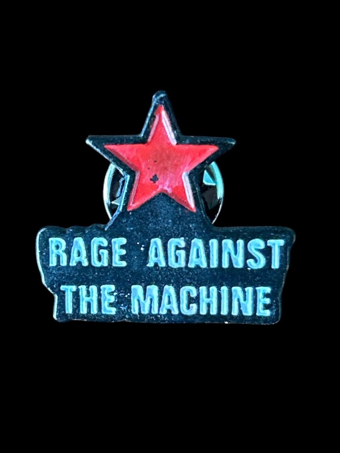 Pin Rage against the machine (Pedido minimo para envio 12 unidades) - DISCOS NAKASHA