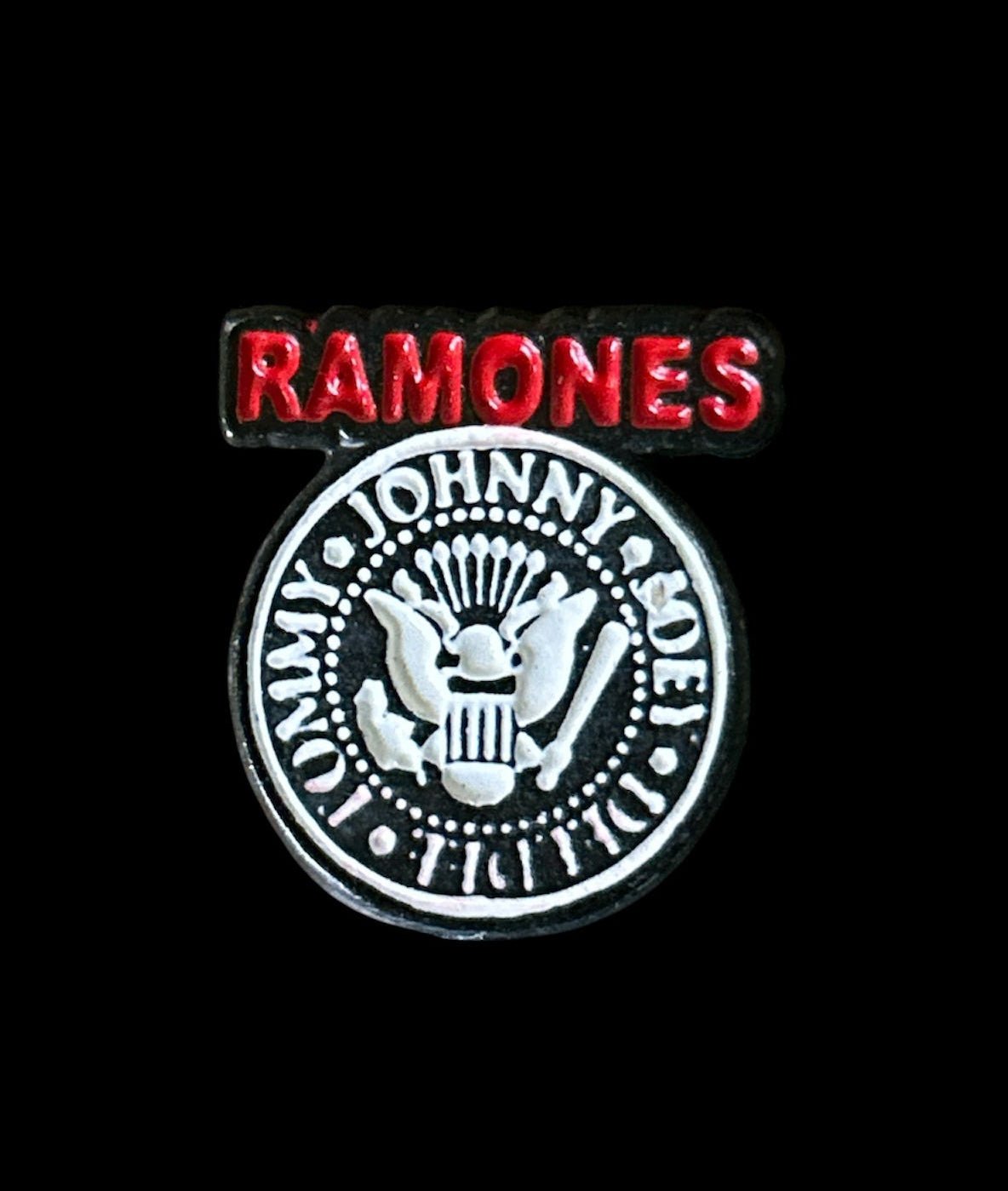 Pin Ramones (Pedido minimo para envio 12 unidades) - DISCOS NAKASHA