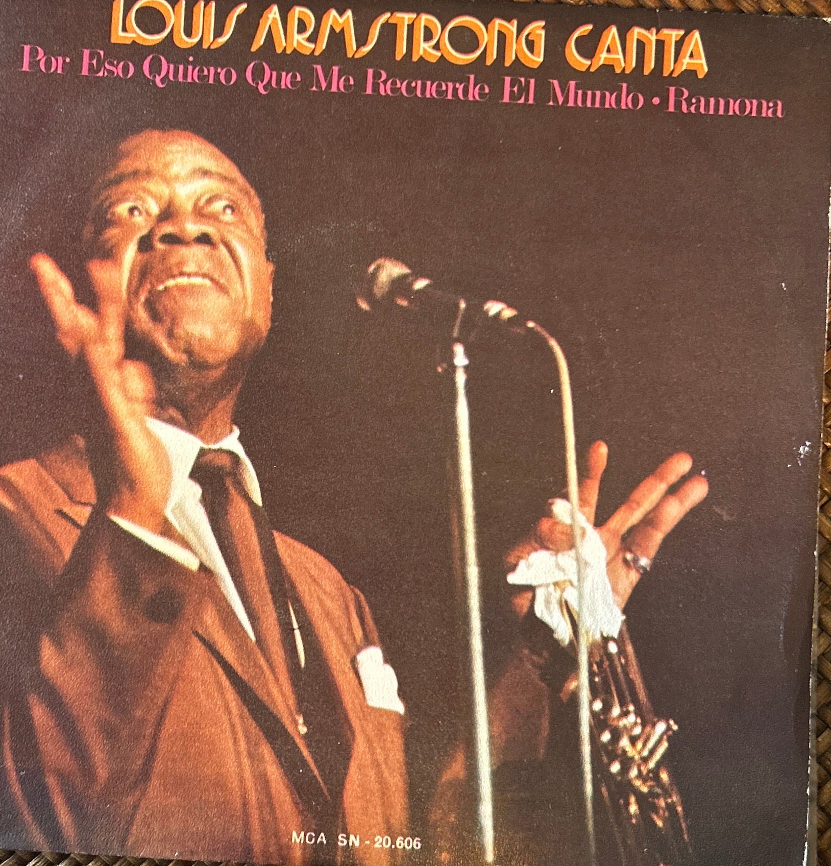SINGLE Louis Armstrong ‎– Por Eso Quiero Que Me Recuerde El Mundo / Ramona 2ª Mano (Producto exclusivo recogida en tienda) - DISCOS NAKASHA